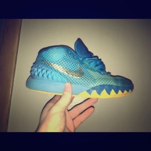 Kyrie 1s